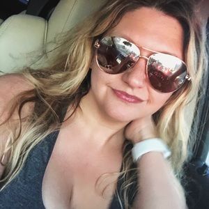 Meet your Posher, Athena